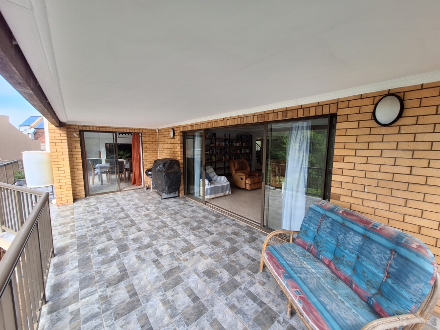 4 Bedroom Property for Sale in Wavecrest Eastern Cape